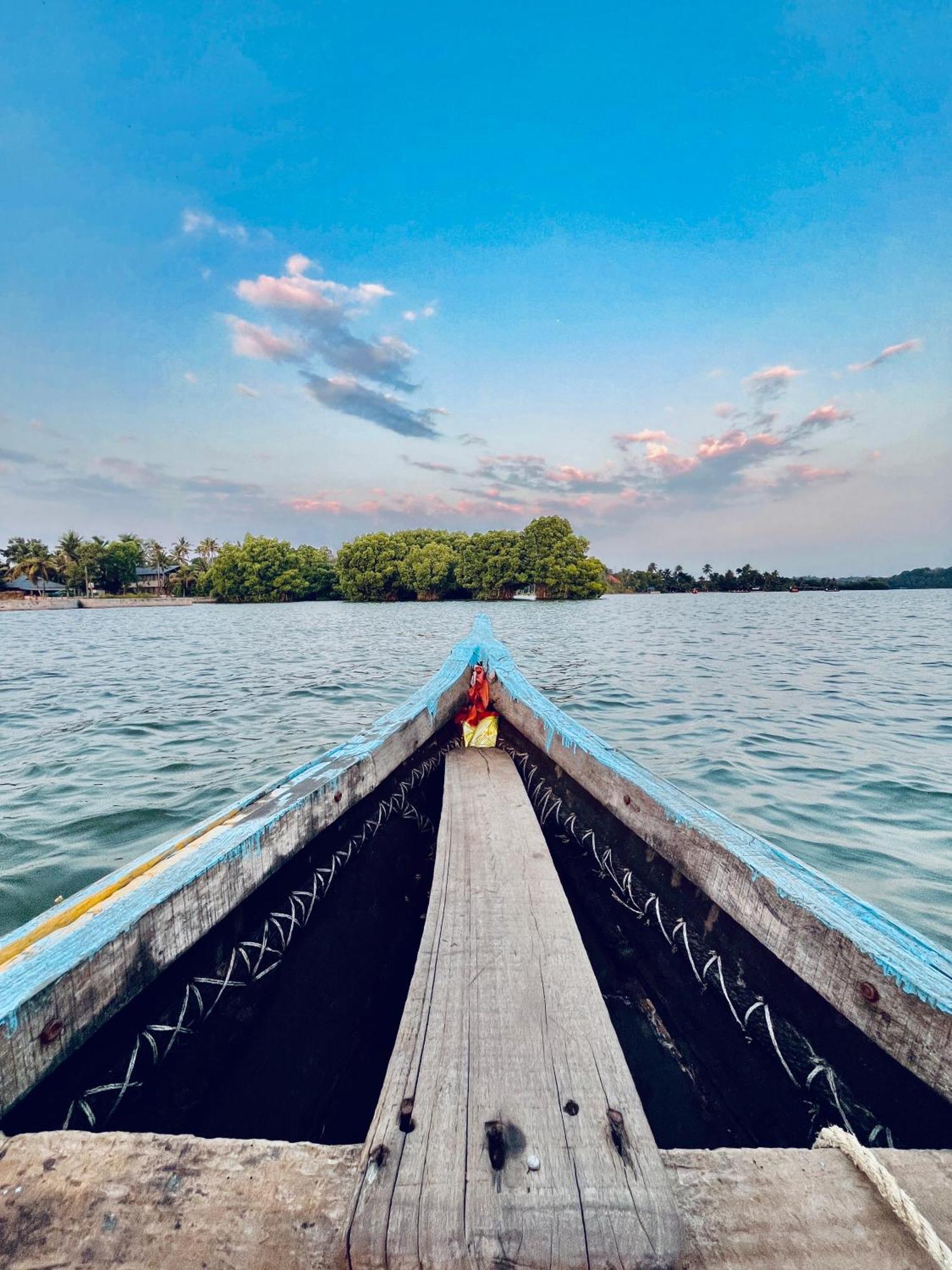 Riverrootsstays Mundrothuruth Buitenkant foto