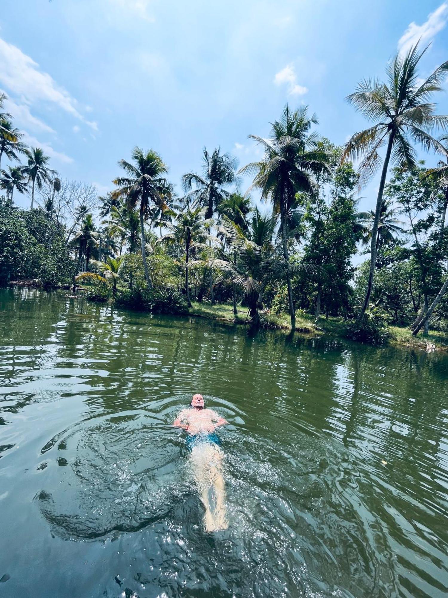 Riverrootsstays Mundrothuruth Buitenkant foto